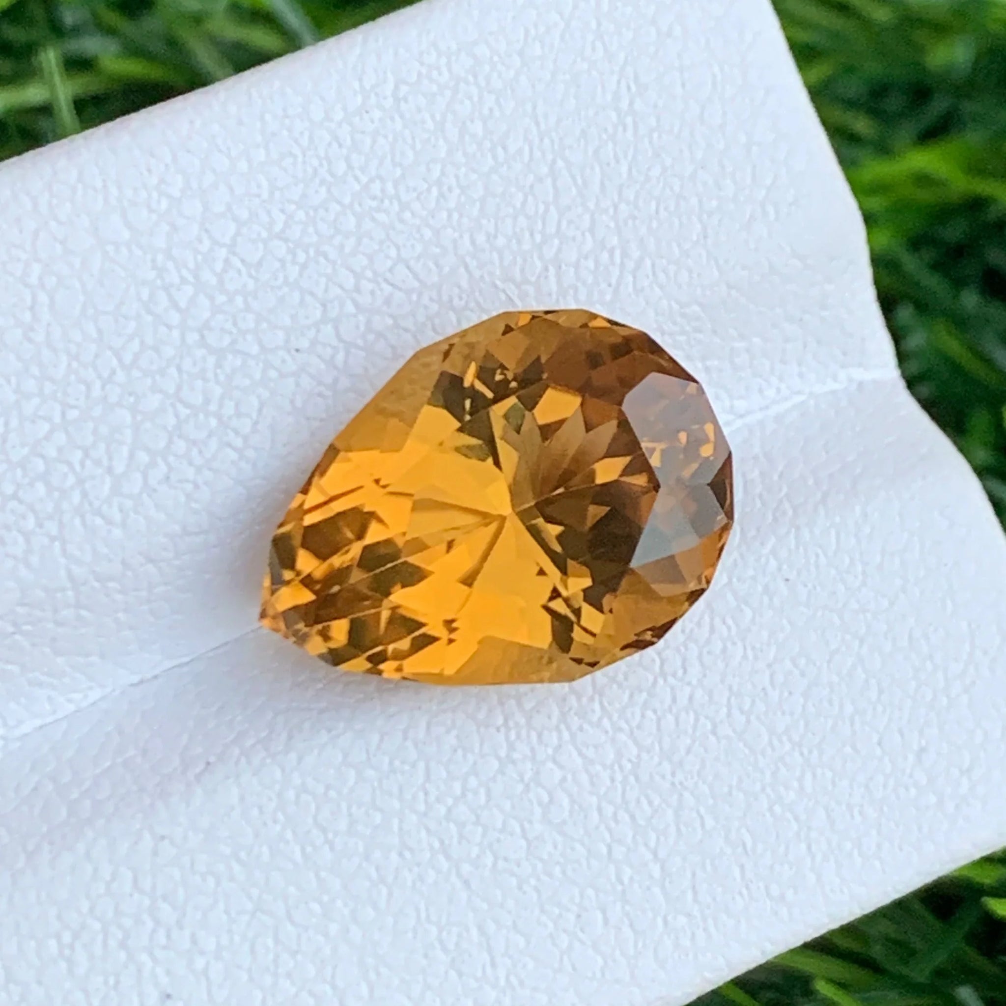 Citrine Stone Meaning: Healing Properties & Everyday Uses
