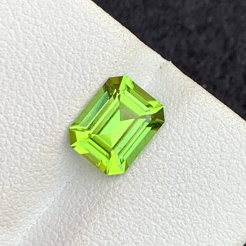 Loose Green Peridot from Pakistan, Emerald Cut 1.80 Cts