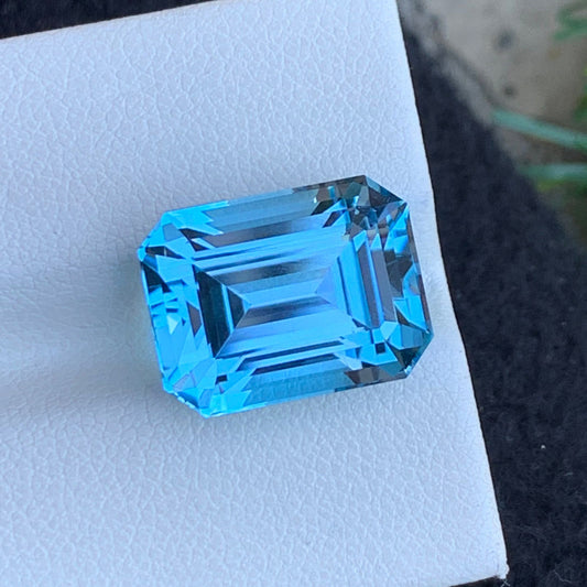 Loose Swiss Blue Topaz Gemstone, Emerald Cut 14.20 Carats
