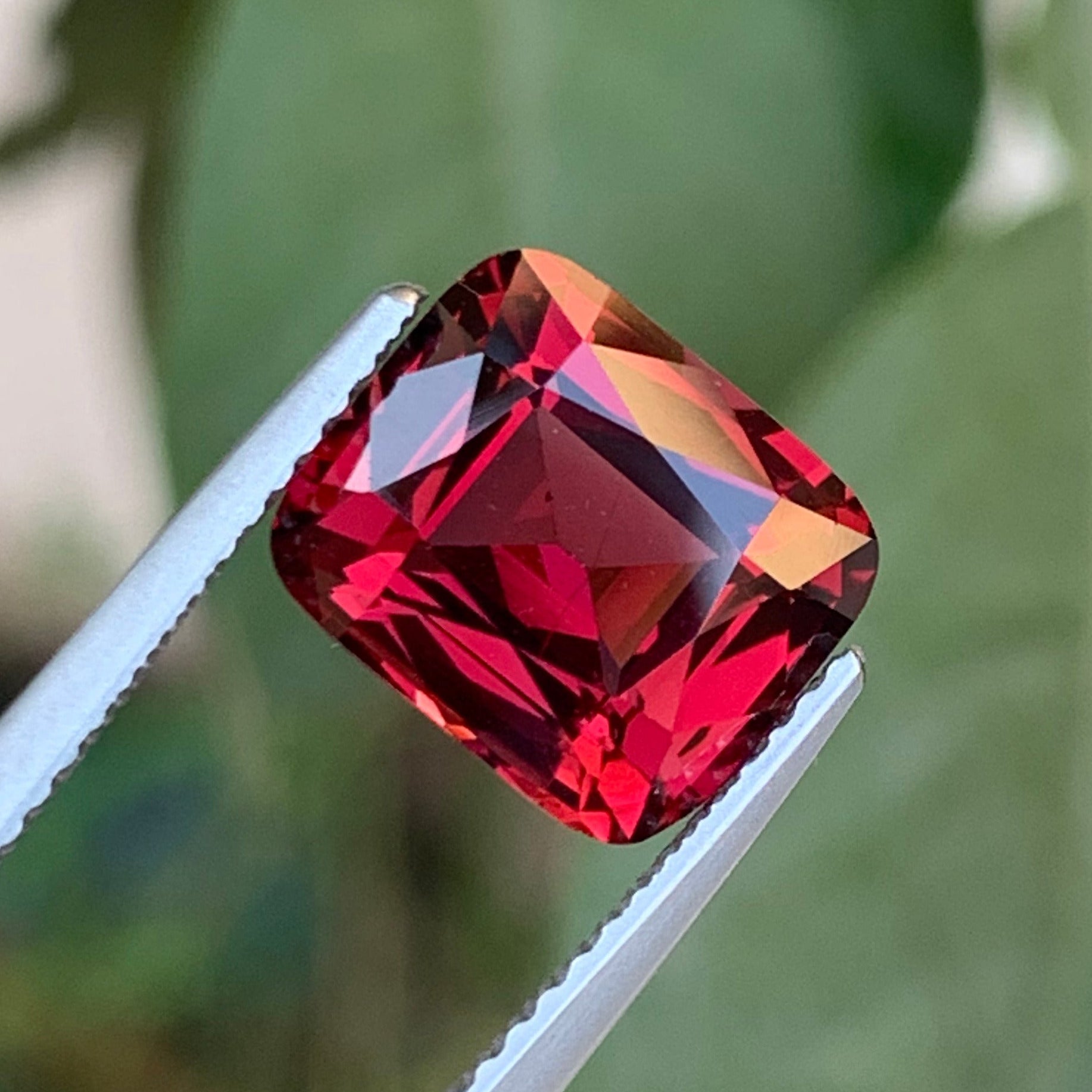 Carats Pinkish red Garnet, Pink Rhodolite Garnet from Tanzania - Main Image