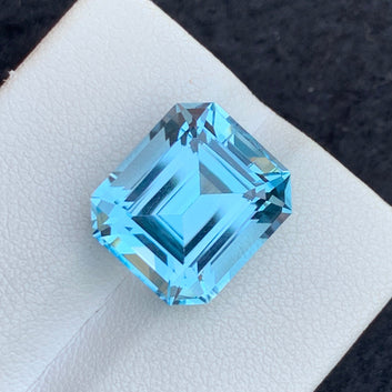 Swiss Blue Topaz from Africa, Emerald Cut 12.30 Cts