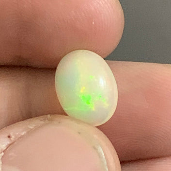 Ethiopian White opal Gemstone, 2.50 Carats