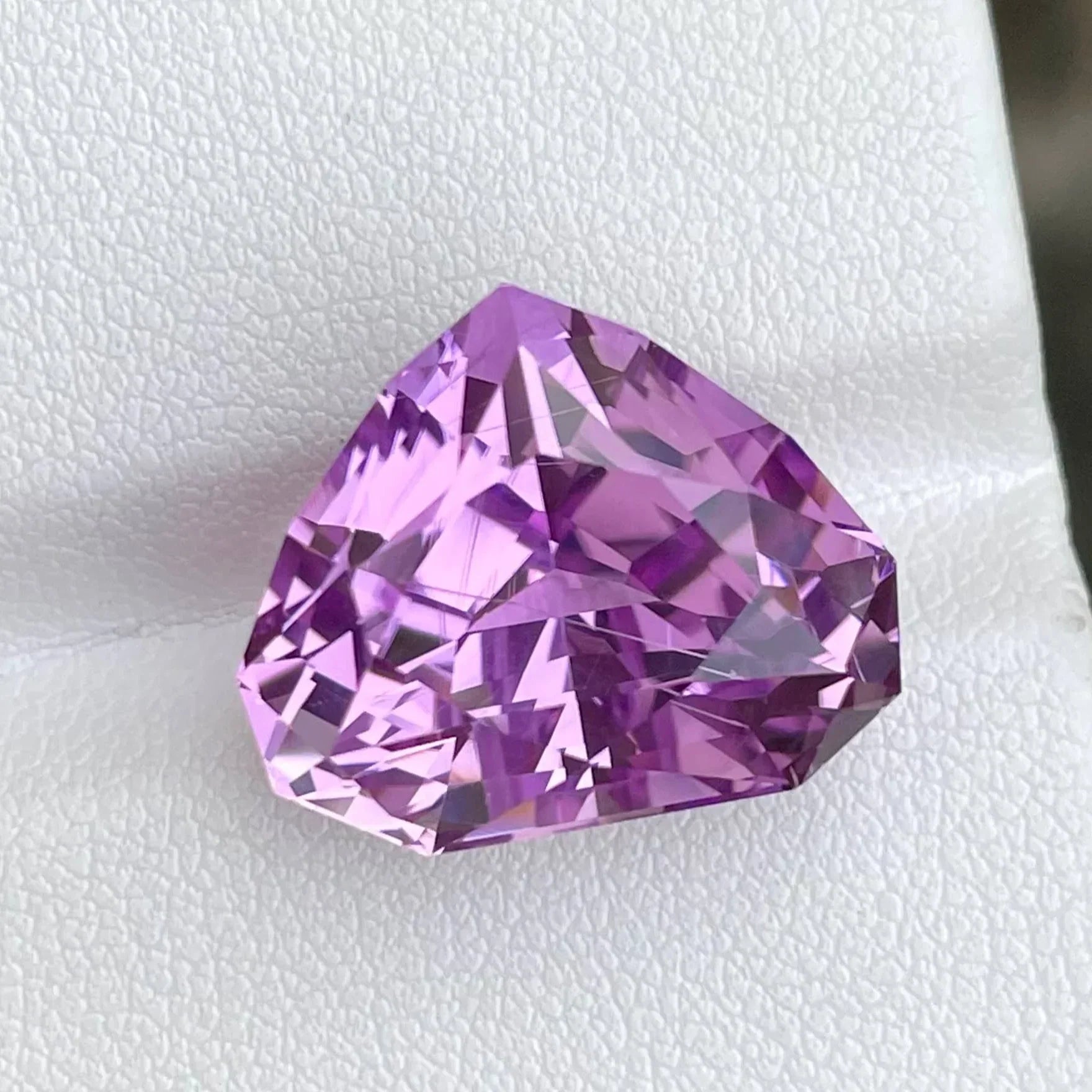 Purple Kunzite Stone – Meaning, Healing & Jewelry | OneStep Gems