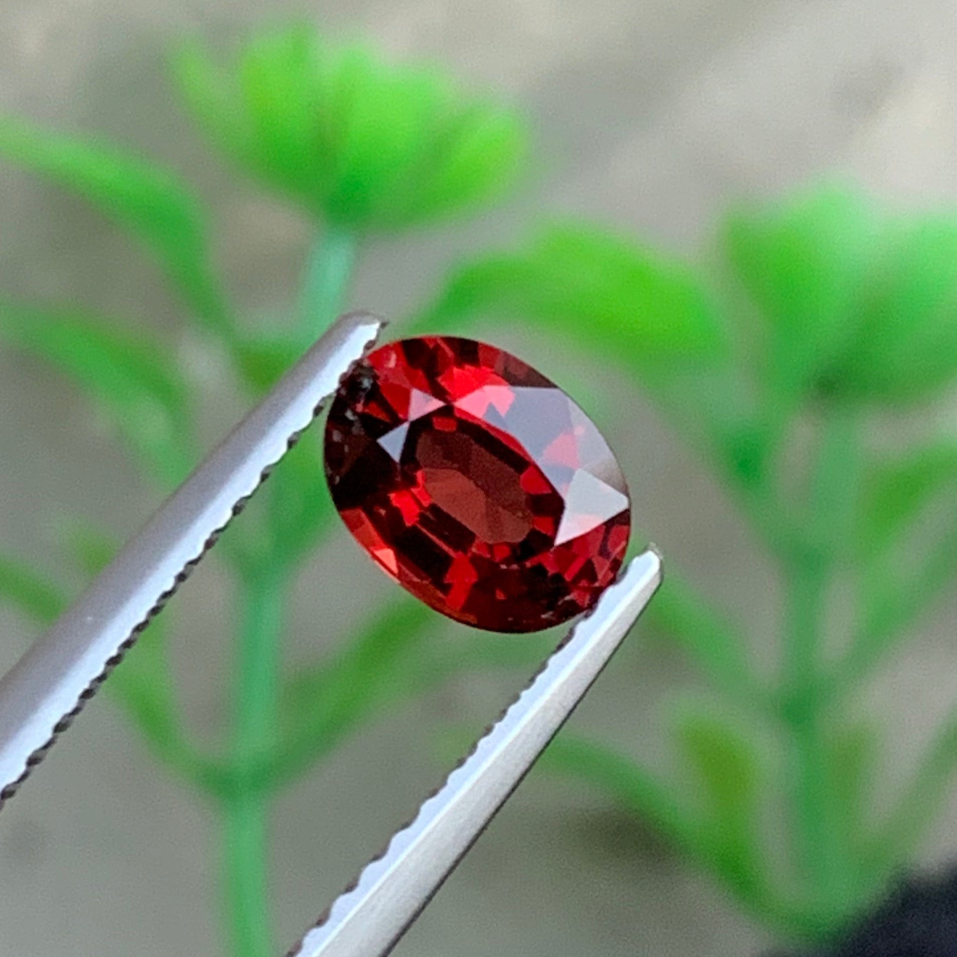 Red spinel
0.90 carat red spinel gemstone oval cut

natural burma red spinel loose stone