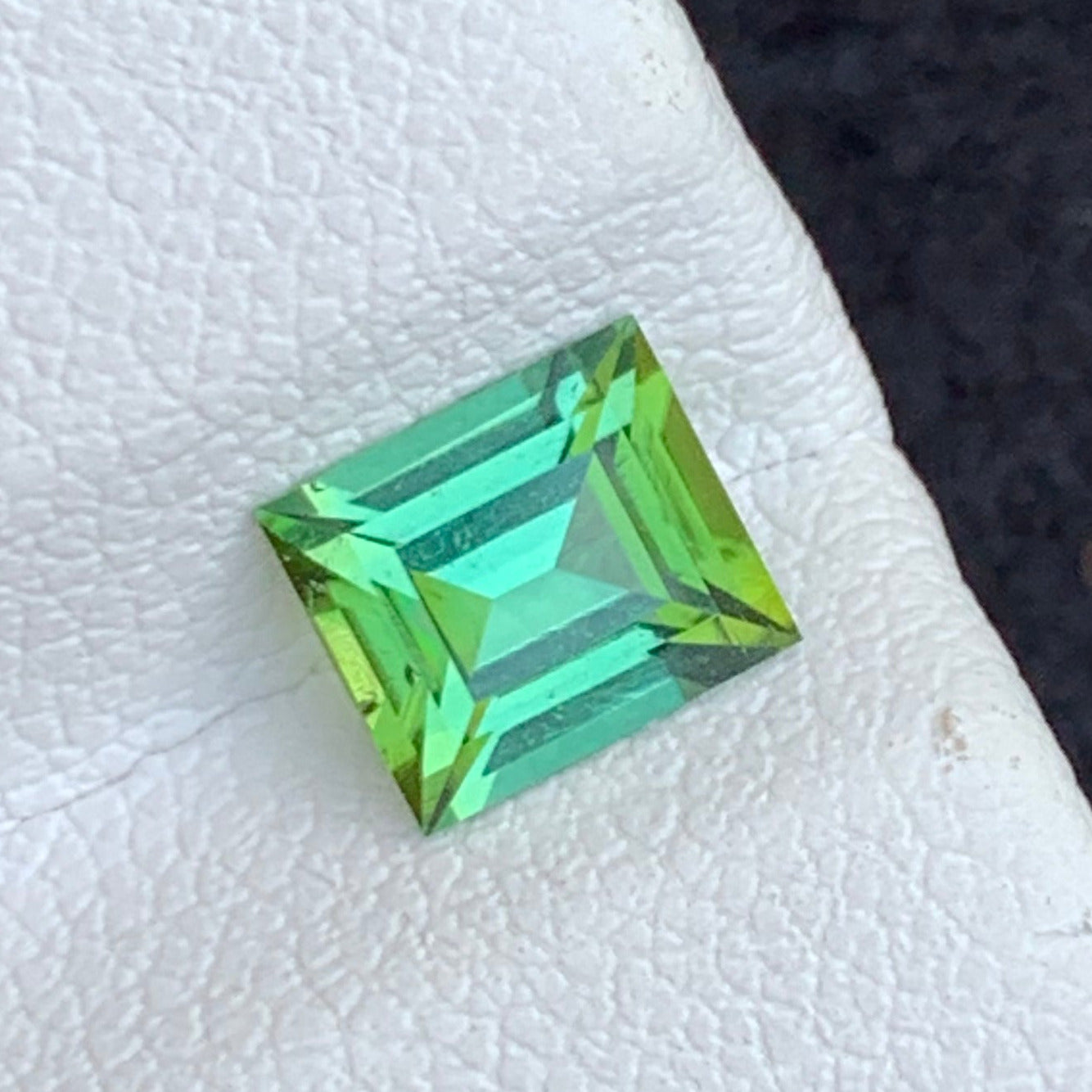  Bluish Green Tourmaline gemstone
 Bluish Green Tourmaline  jewelry
1.00 Carat Bluish Green Tourmaline Baguette Cut