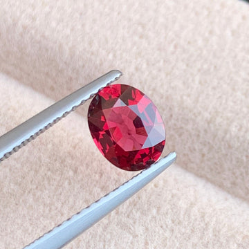 1.00 Carat Red Spinel Oval Cut

Natural Red Spinel Burma Gemstone