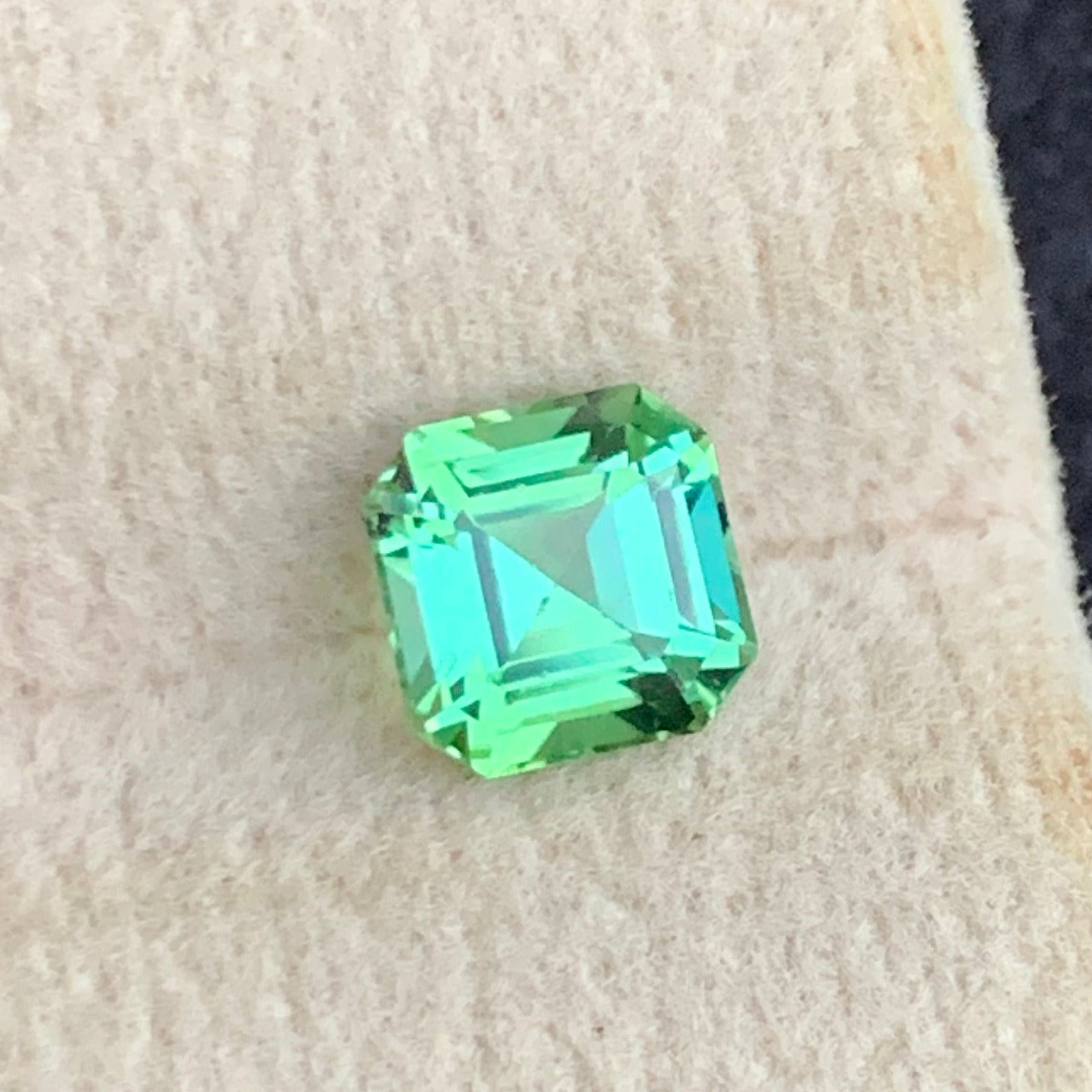 Bluish Green Tourmaline
Bluish Green Tourmaline jewelry
1.10 carat bluish green tourmaline gemstone with VVS clarity