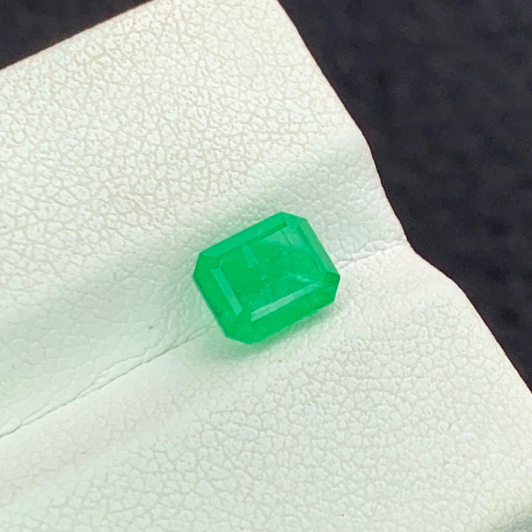 Faceted Emerald stone
1.20 carats natural Swat emerald gemstone emerald cut