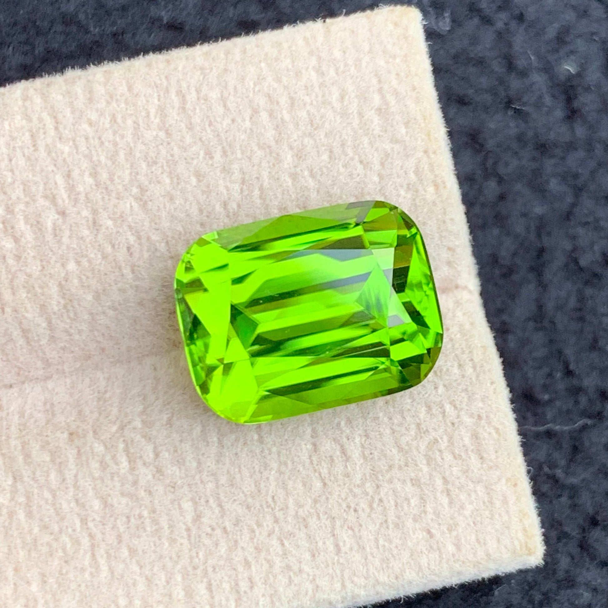 Peridot gemstone
green gemstone
peridot jewery