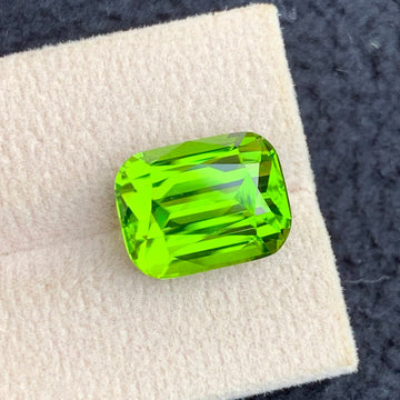 Peridot gemstone
green gemstone
peridot jewery