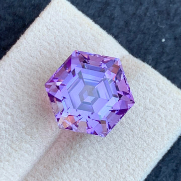 Pink Purple Amethyst
12.55 carat amethyst gemstone

hexagonal cut amethyst necklace stone