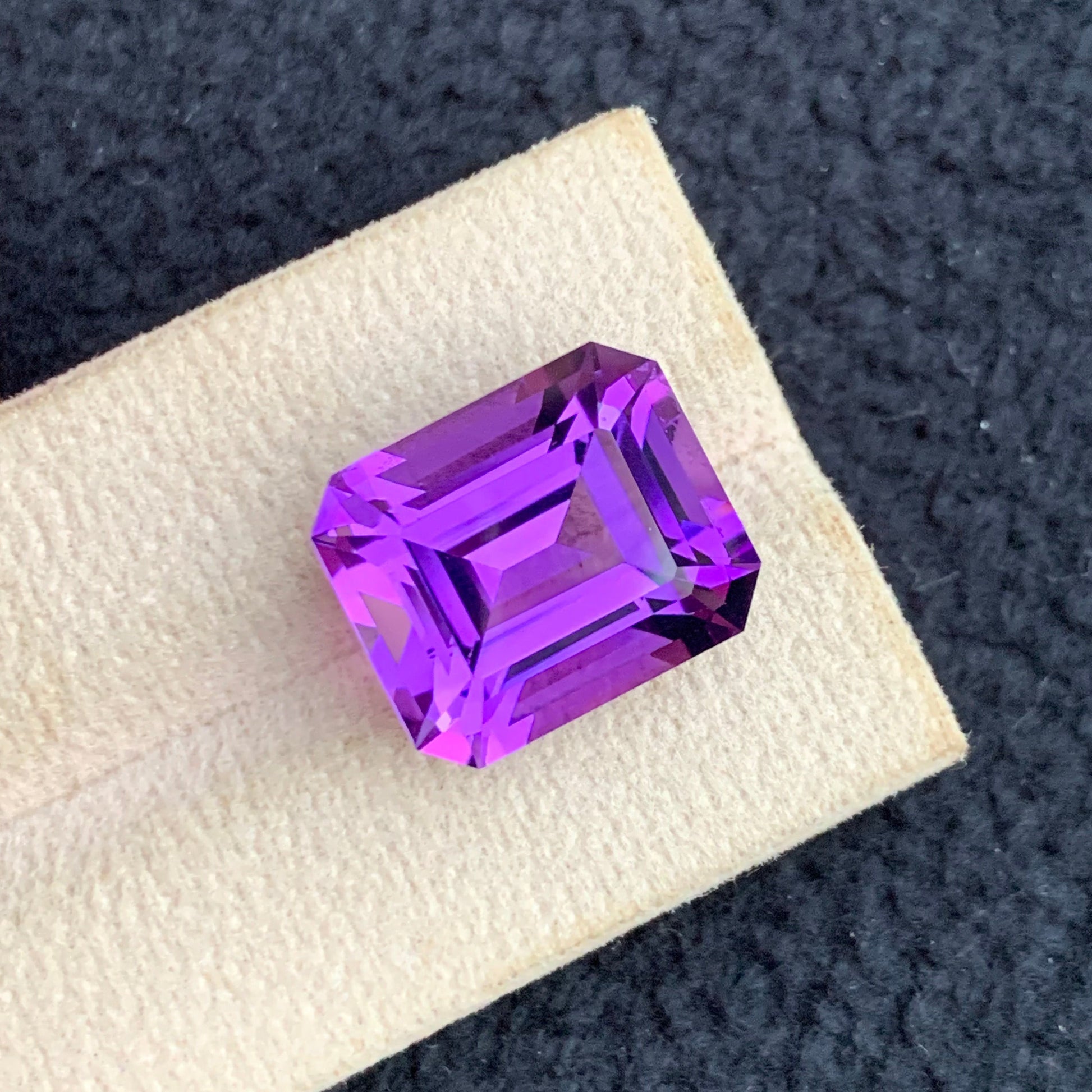Pink Purple Amethyst 
Pink Purple Amethyst jewelry
14.50 carat certified amethyst emerald cut gemstone
Loupe clean pink purple amethyst for jewelry making