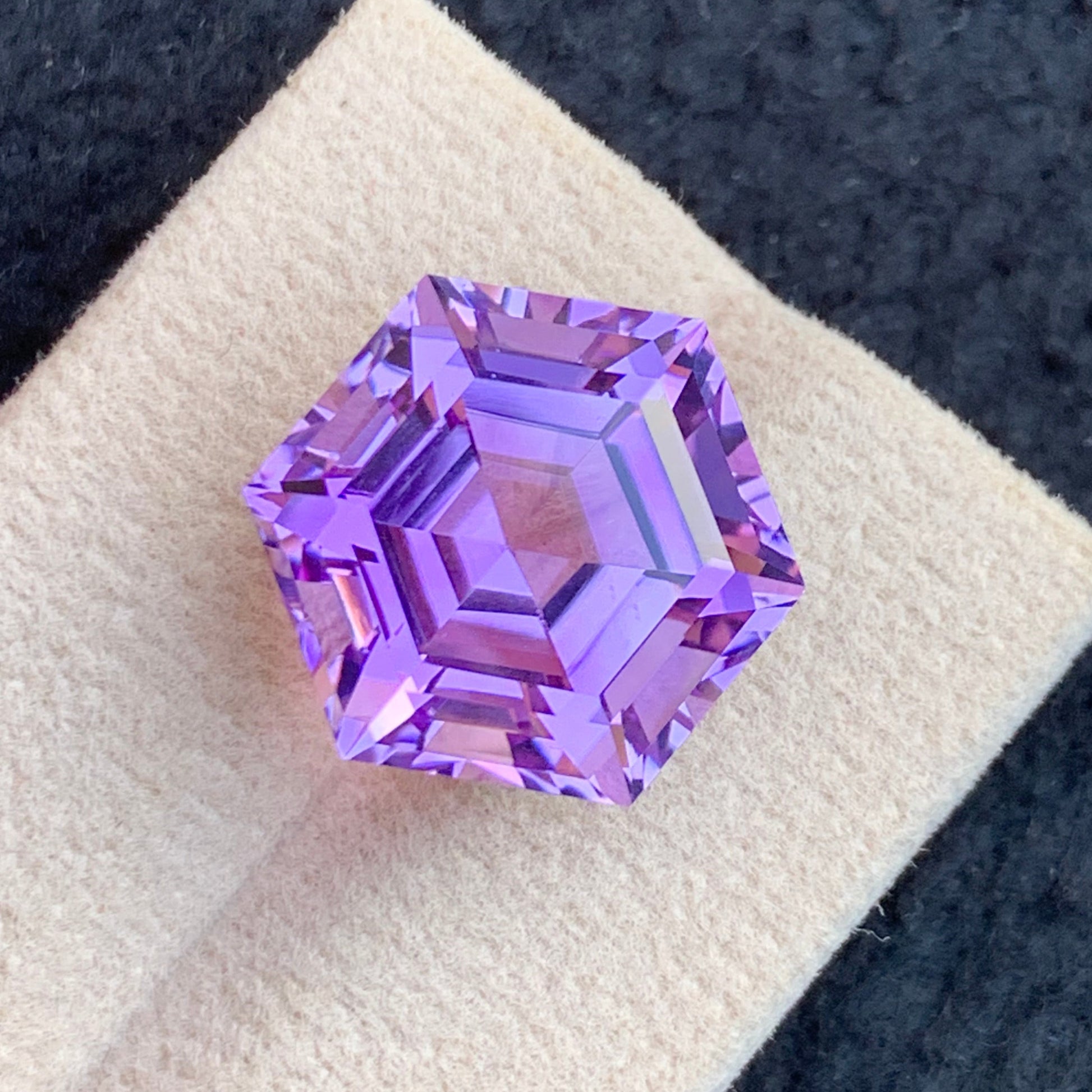 Hexagonal pinkish purple Amethyst
16.40 Carat Pink Purple Amethyst Hexagonal Cut
