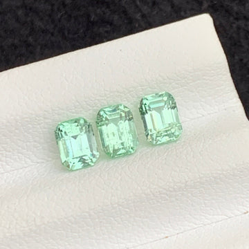 Jewellery Set
2.20 carat emerald cut natural tourmaline gemstone