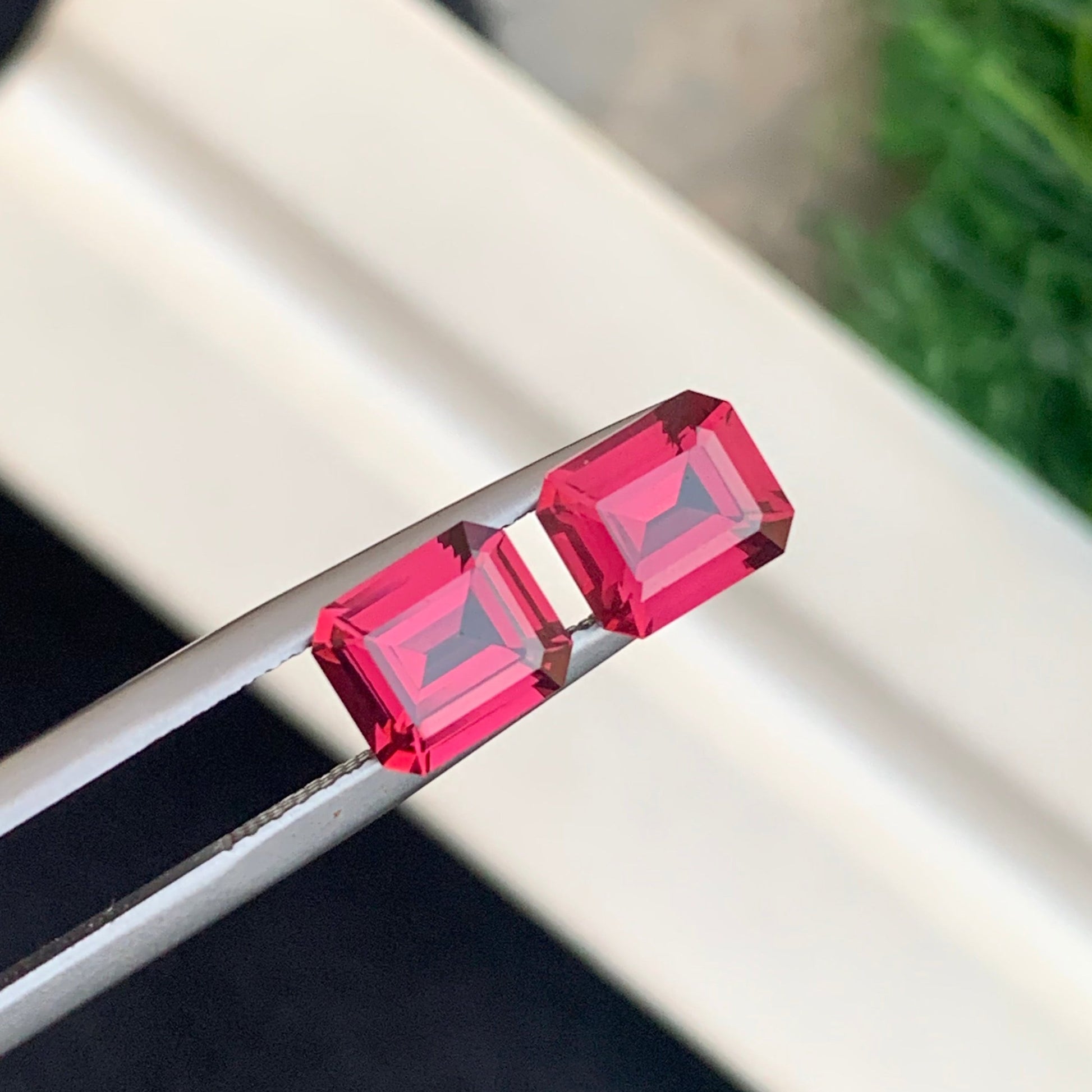 2.40 Carats Garnet Pinkish Red Gemstones