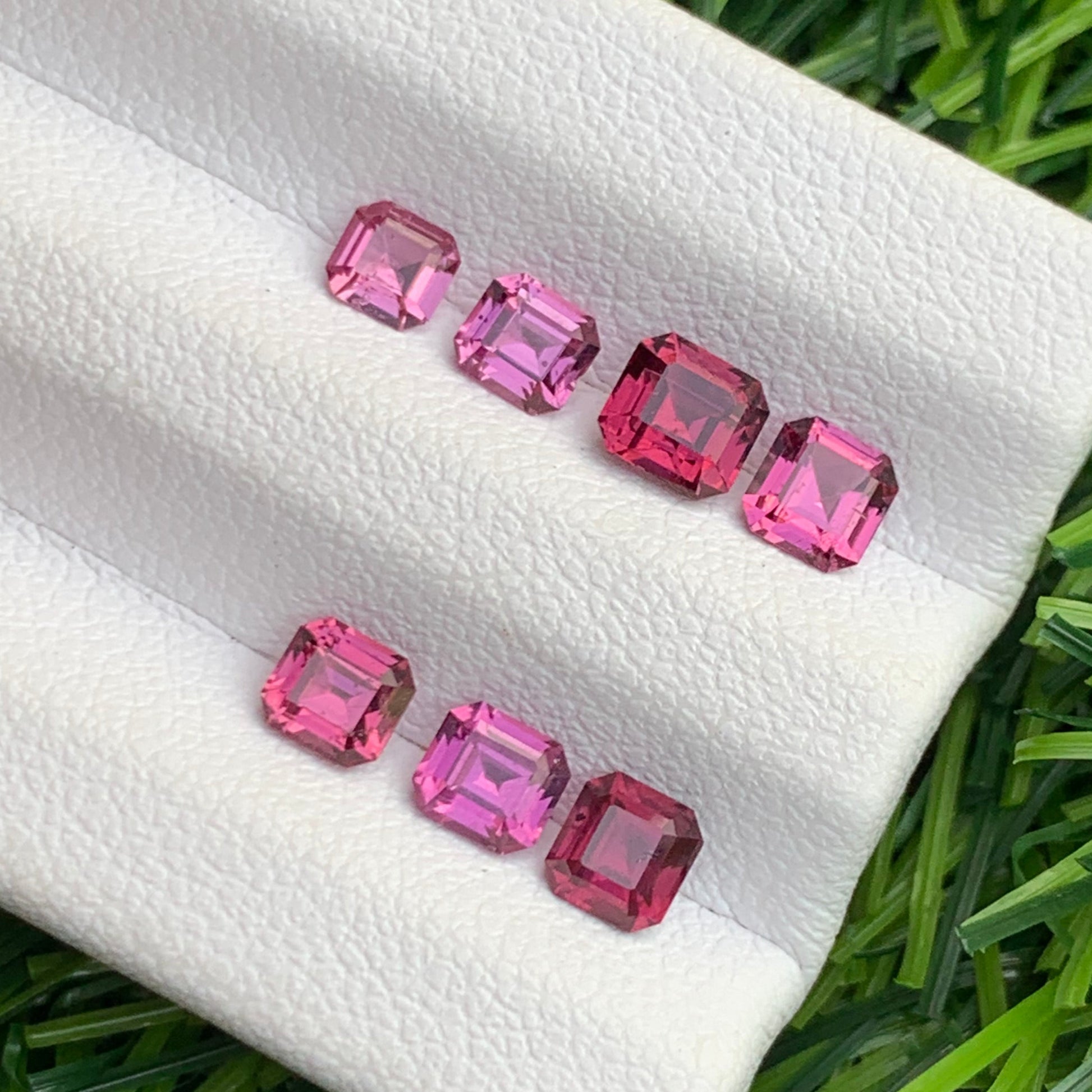 2.50 carats garnet lot for jewelry design
reddish pink garnet loose stones natural