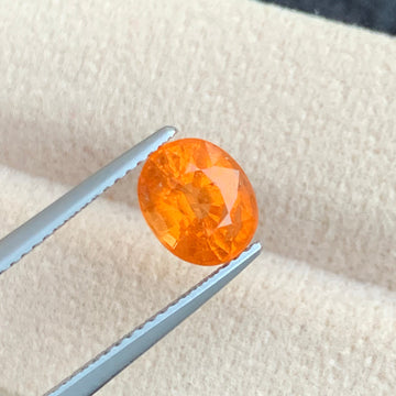 Spessartite Garnet
orange spessartite garnet loose gemstone

natural spessartite garnet from Africa

oval cut spessartite garnet gemstone