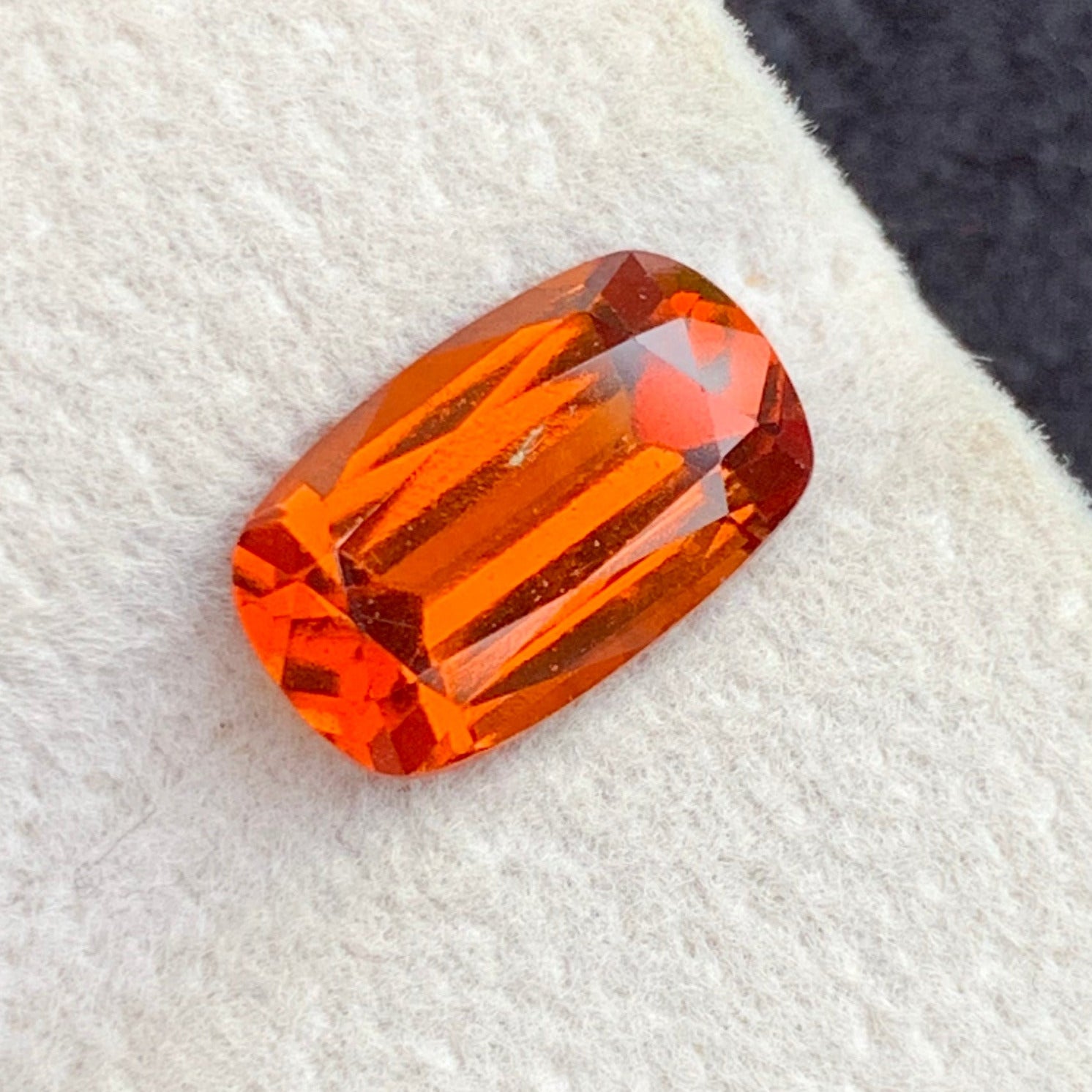  Hessonite Garnet gemstone
 Hessonite Garnet jewelry