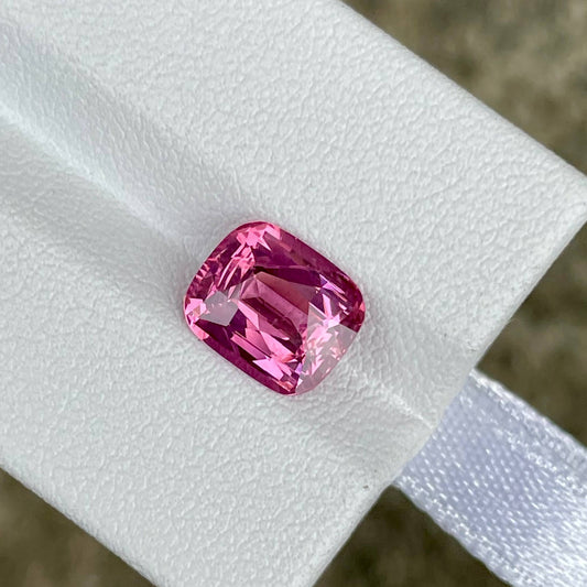  Hot Pink Spinel gemstone
 Hot Pink Spinel jewelry