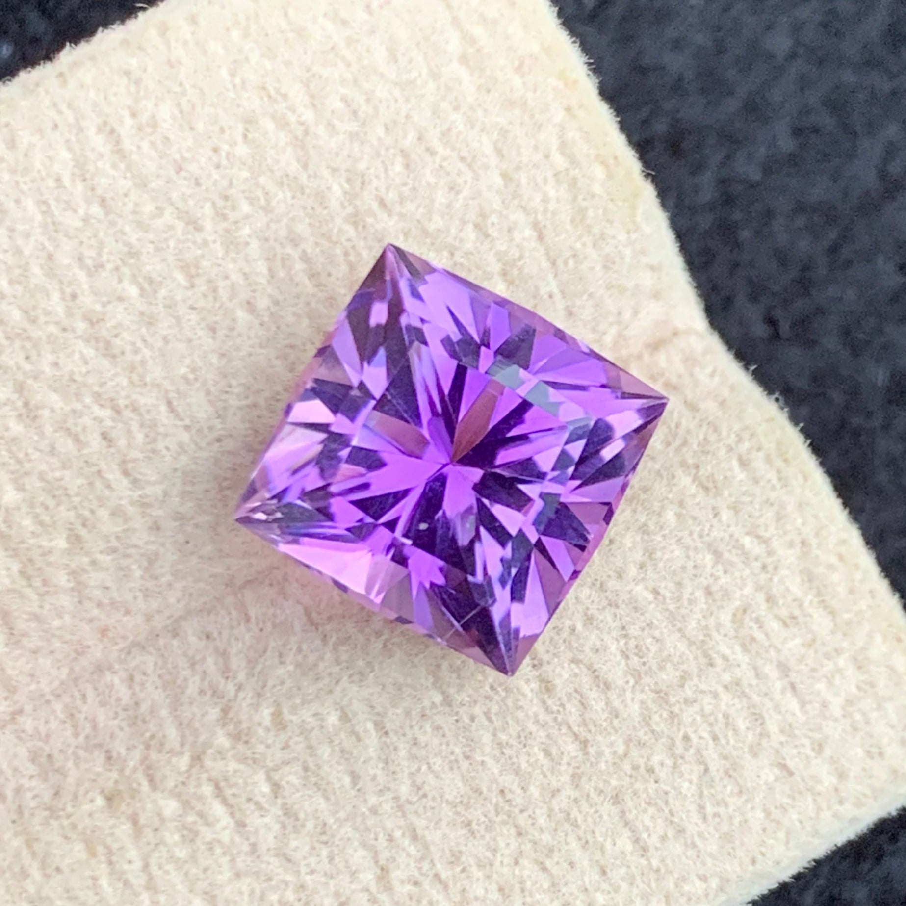 Fancy baguette cut amethyst from Brazil
Natural pink purple amethyst loose stone