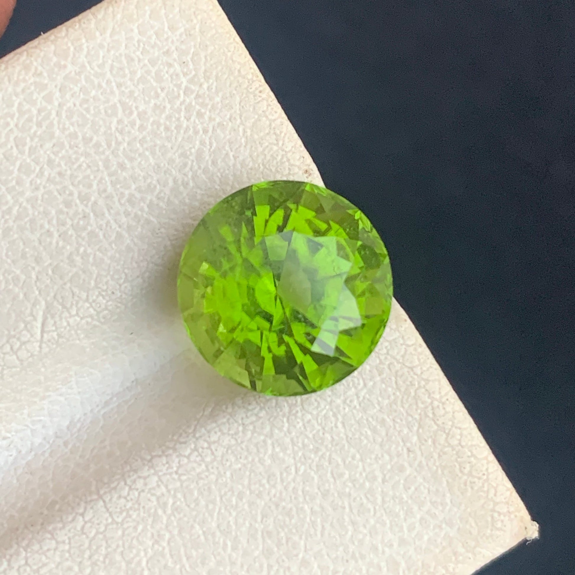 5.30 Carats Natural Green Peridot Round Cut Gemstone