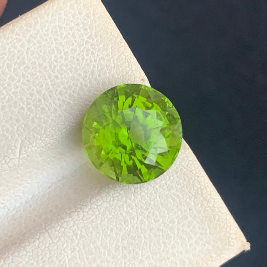5.30 Carats Natural Green Peridot Gemstone – Round Cut Loose Stone from Pakistan | OneStep Gems