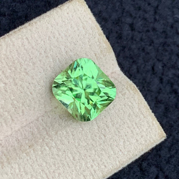 Apple Green Peridot
Apple Green Peridot jewelry
5.55 carats apple green peridot cushion cut Pakistan gemstone
natural VVS peridot loose gemstone apple green color