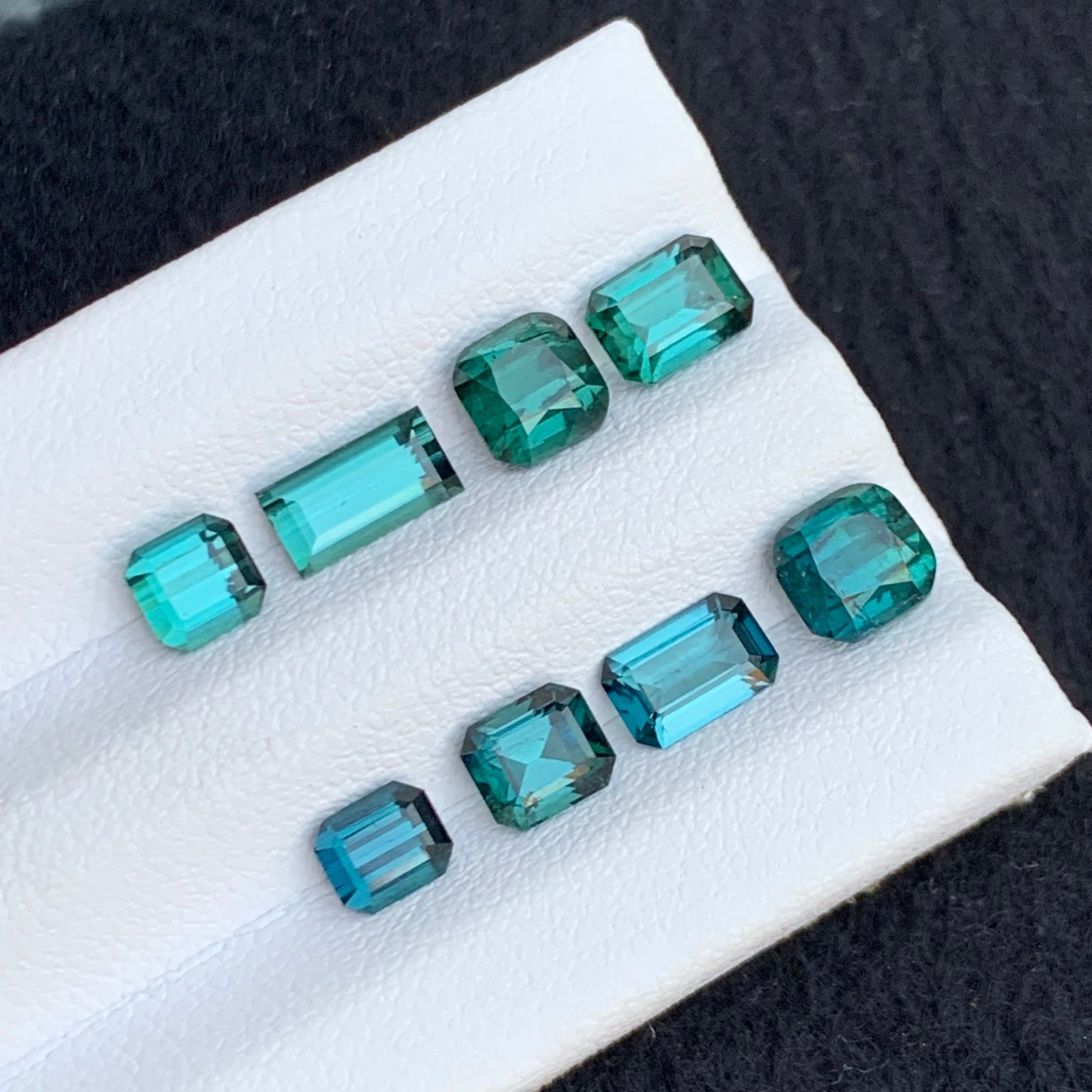 Loose Tourmaline Lot
5.65 carats bluish green tourmaline lot natural stones