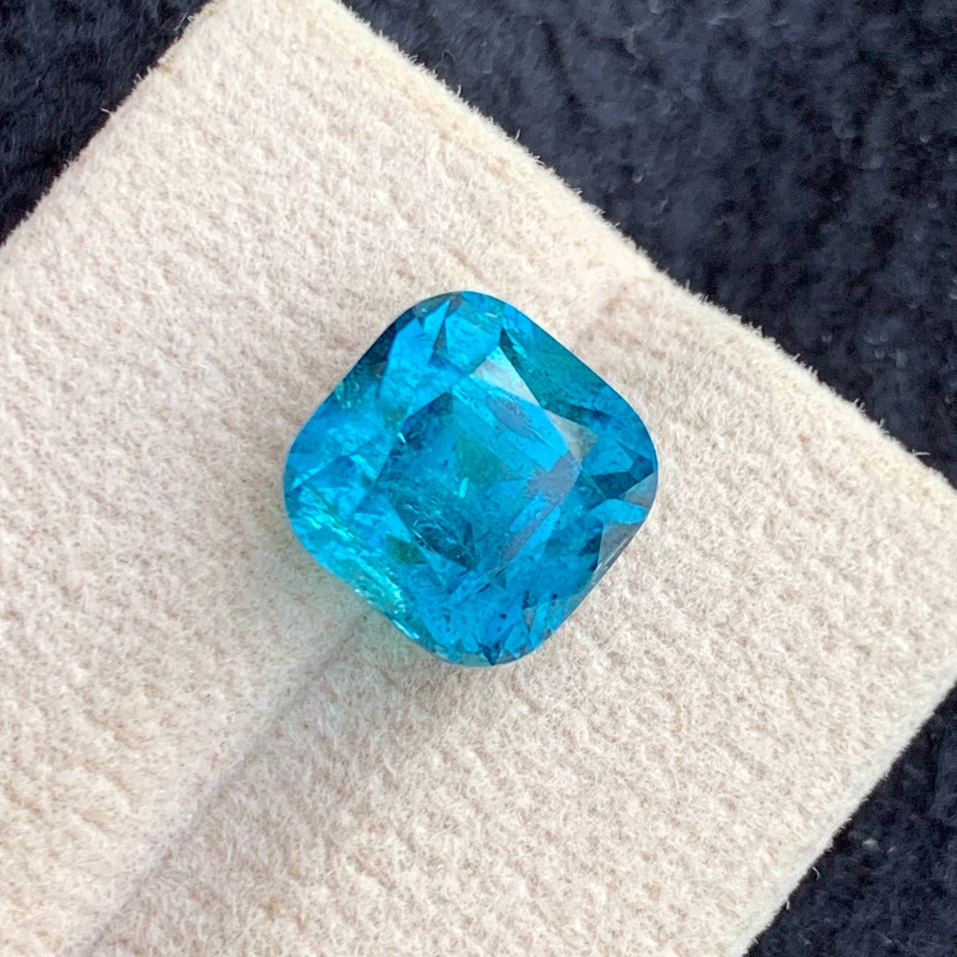 Neon Blue Tourmaline
neon blue tourmaline cushion cut

paraiba type tourmaline gemstone