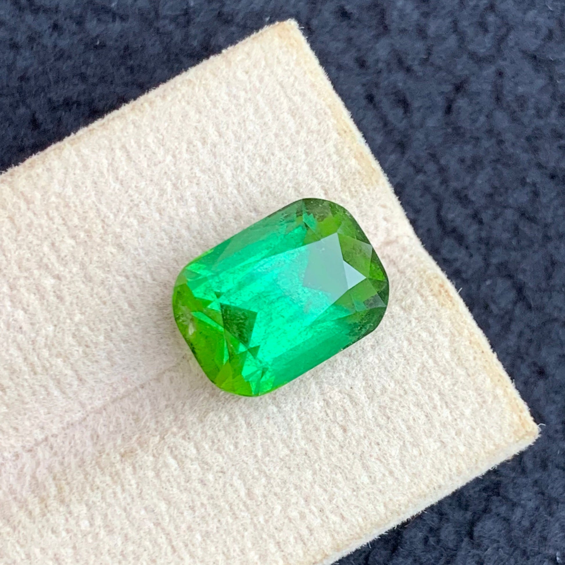 Yellow Mint Green Tourmaline
Mint Green Tourmaline jewelry
8.05 carat yellow mint green tourmaline cushion cut gemstone