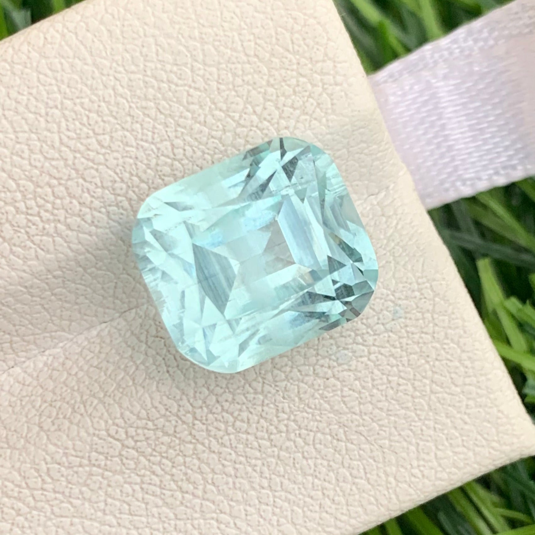 Aquamarine Gemstone
Aquamarine Gemstone jewelry
8.60 carat natural aquamarine cushion cut gemstone sea blue color
loose aquamarine gemstone 8.60 carats cushion shape Pakistan origin