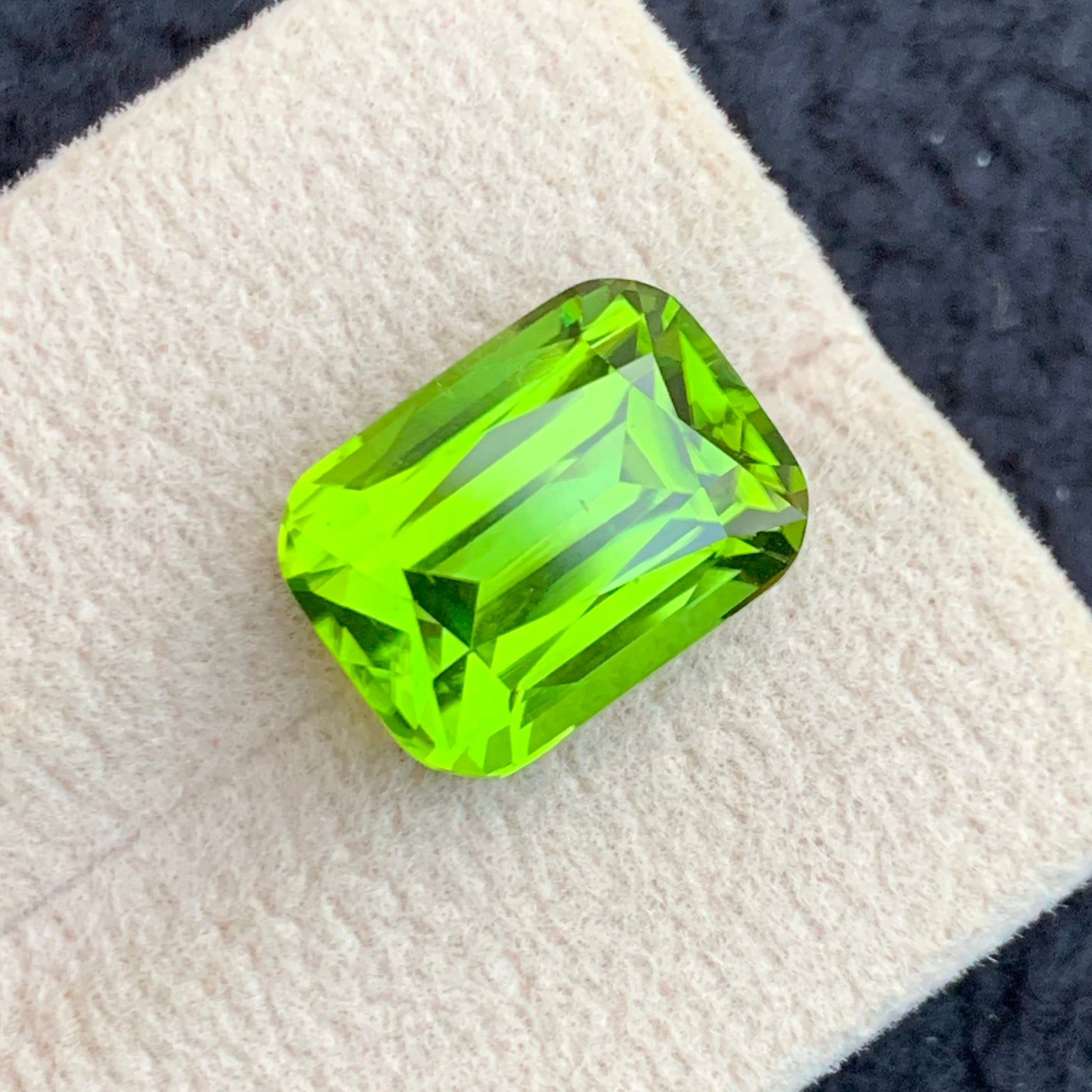 peridot gmstone
peridot ring
peridot jewery