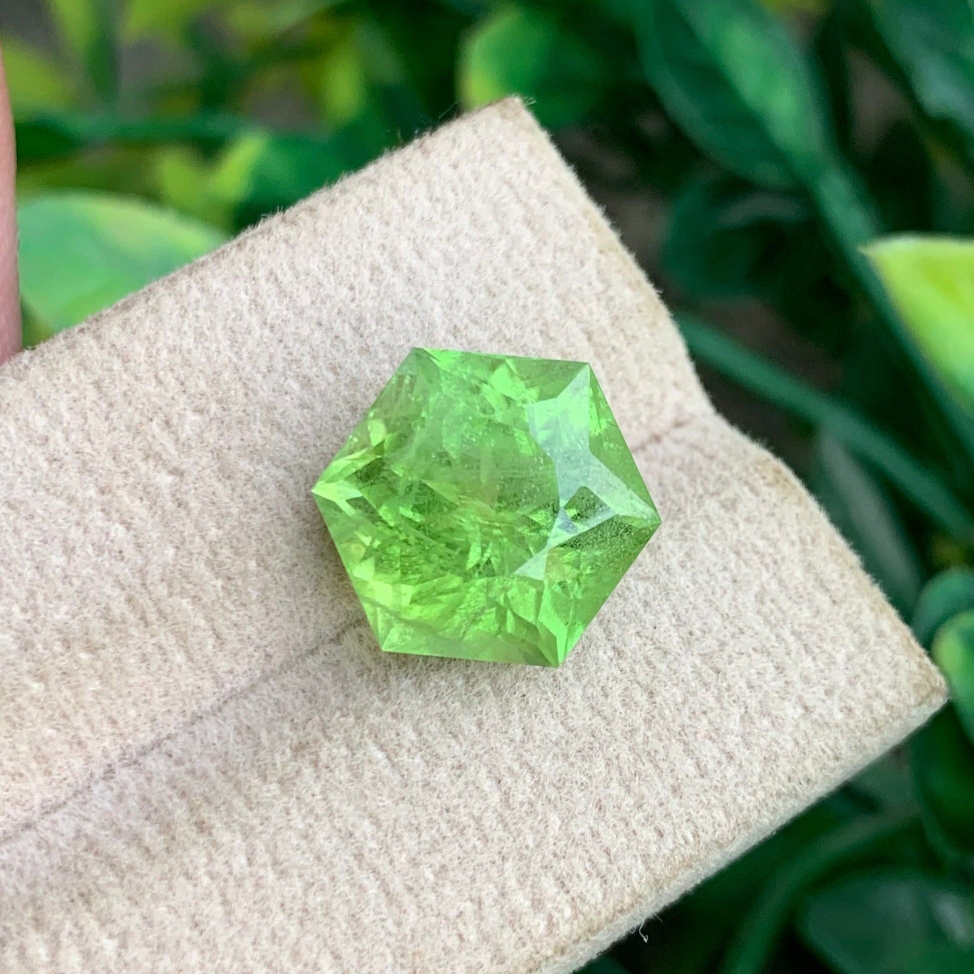Green Peridot 
Green Peridot Jewery
9.30 carat green peridot hexagonal cut natural gemstone