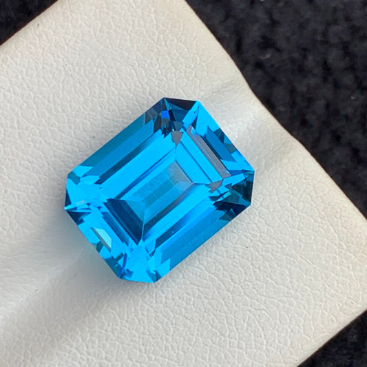 Electric topaz
topaz jewelry
tpaz ring
emerald cut blue topaz stone
