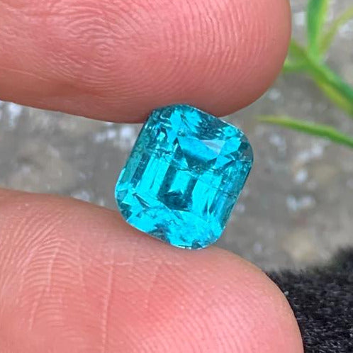 Neon Blue Tourmaline Ring
Neon Blue Tourmaline Pendant
Afghan mined natural tourmaline gemstone cushion shape
High clarity VVS neon blue tourmaline gemstone