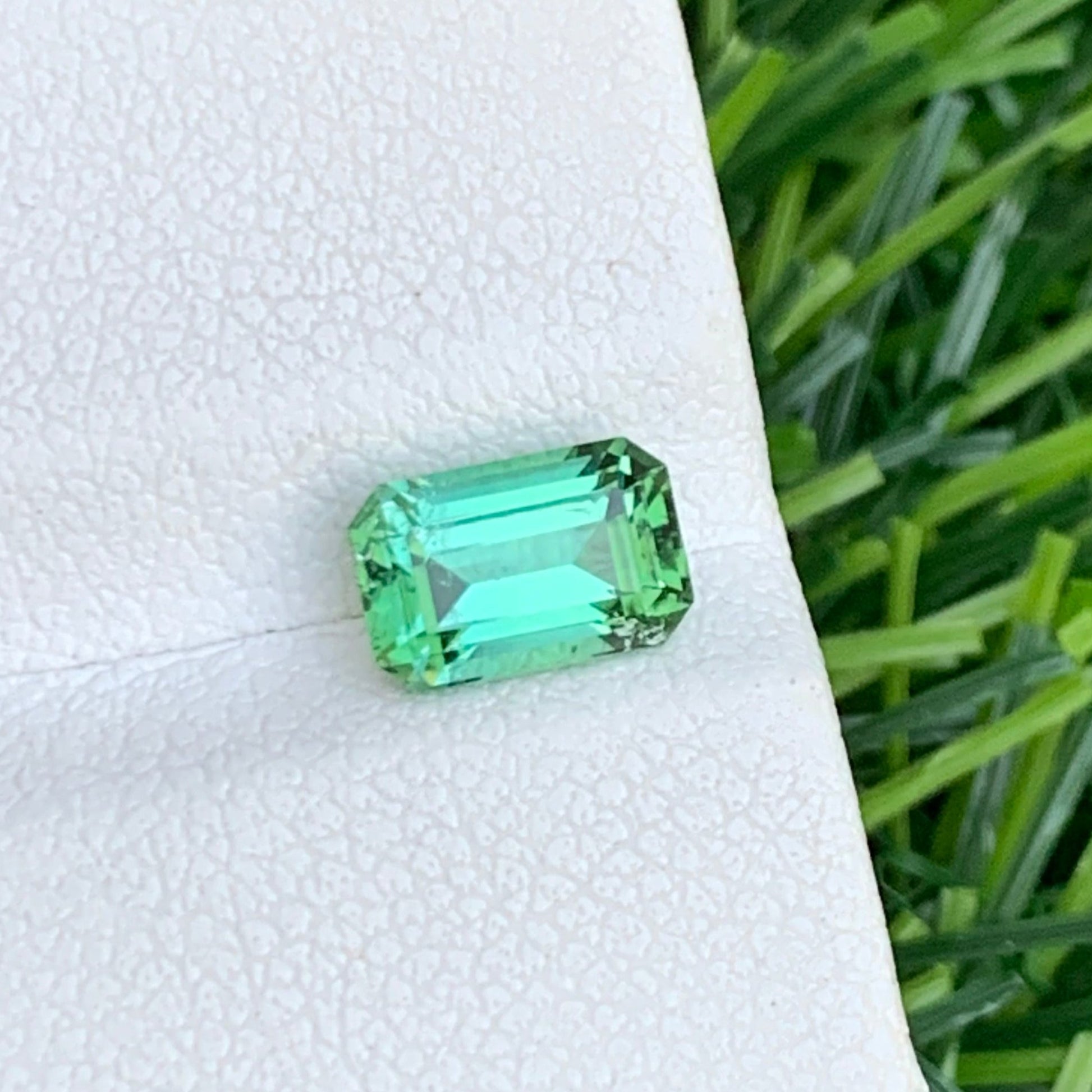 Bluish Green Tourmaline
Afghanistan Origin Bluish Green Tourmaline 1.20 Carats