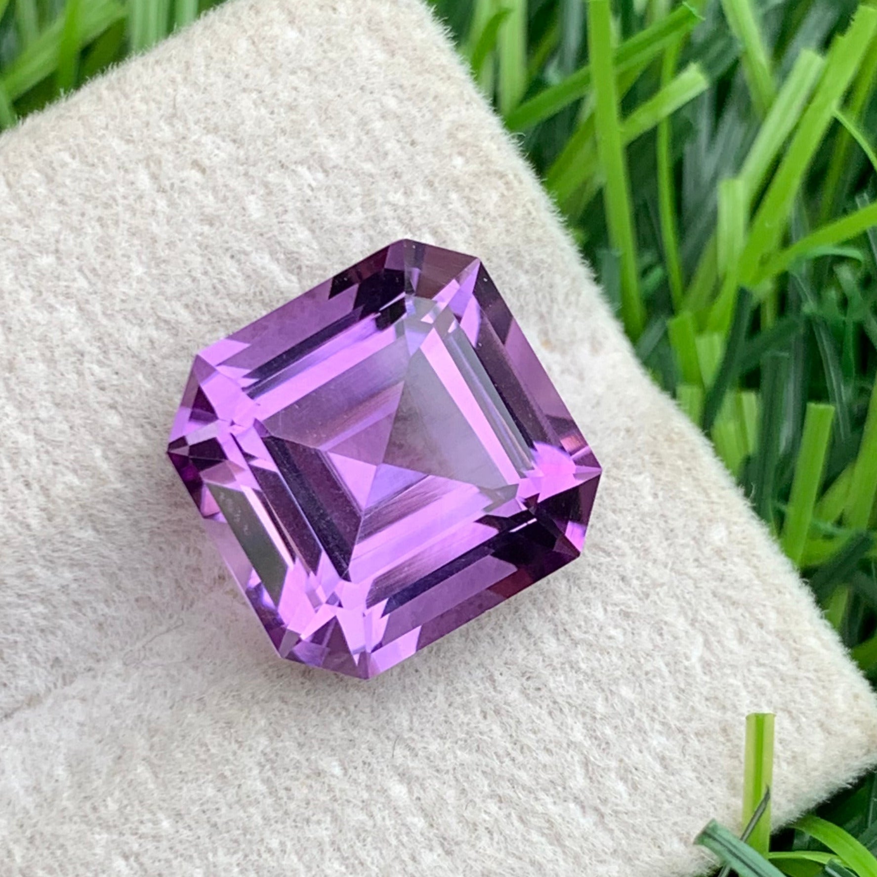 Art deco amethyst gem
Fine jewelry amethyst
February birthstone gem