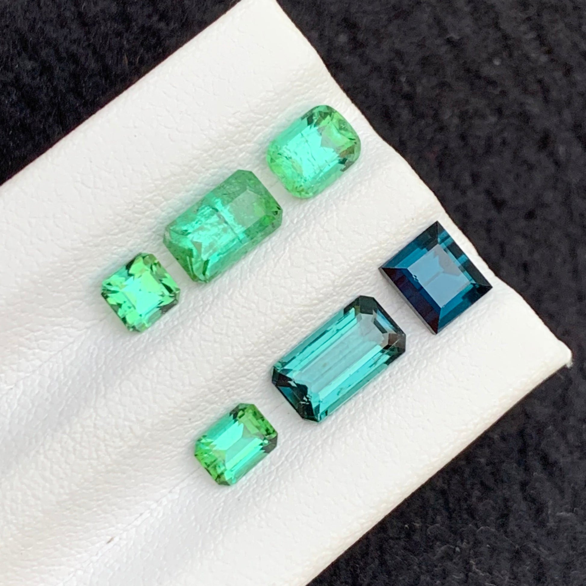 Jewelry size Tourmaline Lot
Assorted Tourmaline Stones Eye Clean Clarity

Vibrant Mixed Color Tourmaline Collection