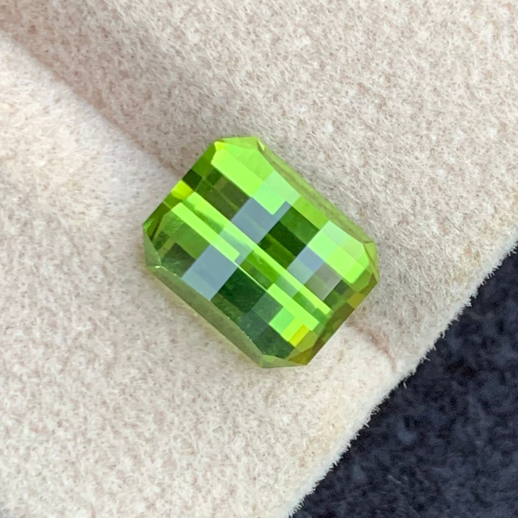 peridot gemstone
peridot ring