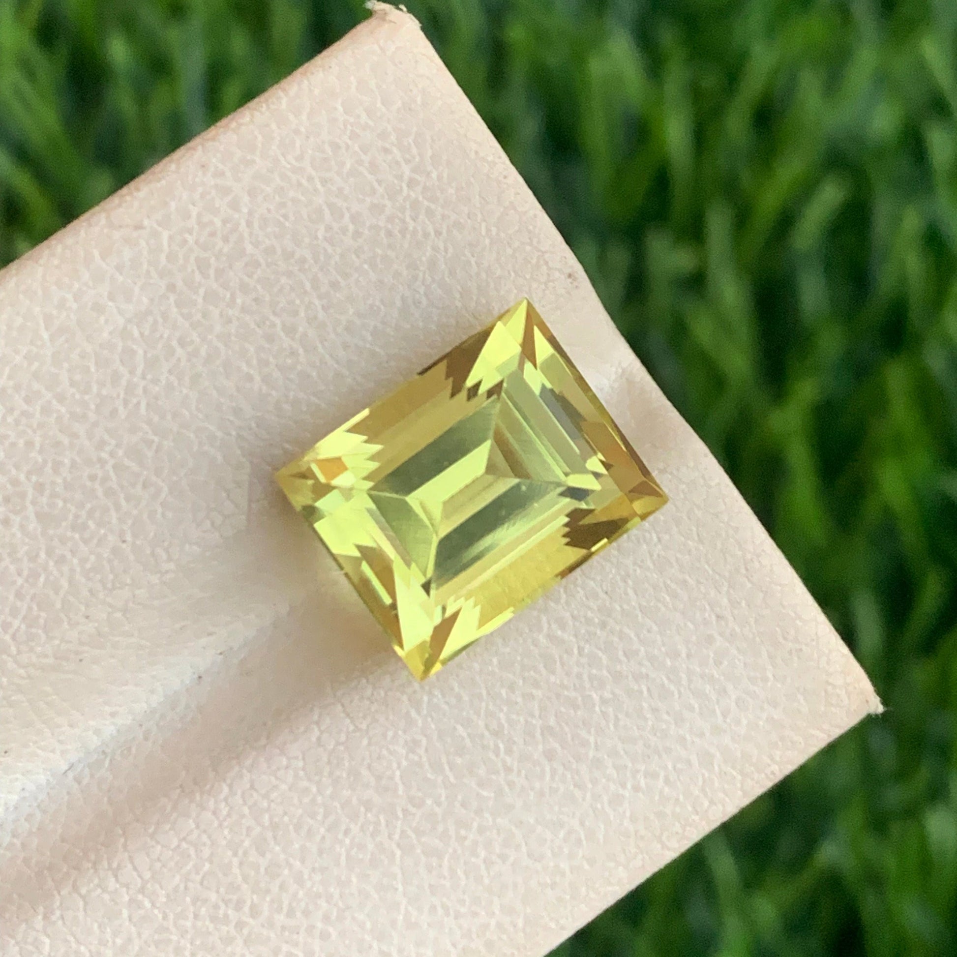 Loose lemon Quartz
Baguette Cut Lemon Quartz 6.55 Ct