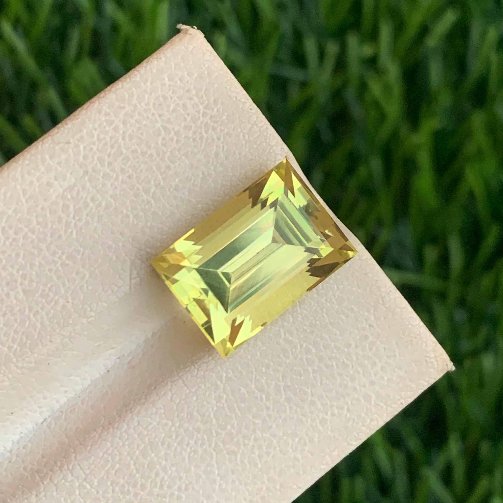 Lemon Quartz Gemstone
Baguette Cut Lemon Quartz 7.05 Ct