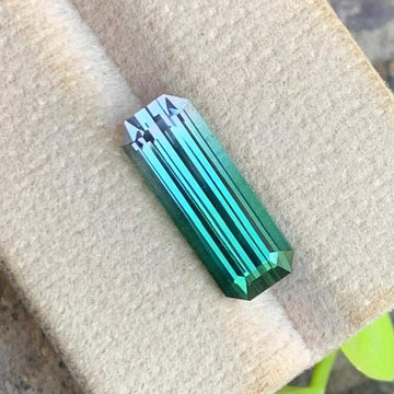 Bicolor Tourmaline 4.95 carats emerald cut Afghan gemstone
Natural Afghan bicolor tourmaline loose gemstone
