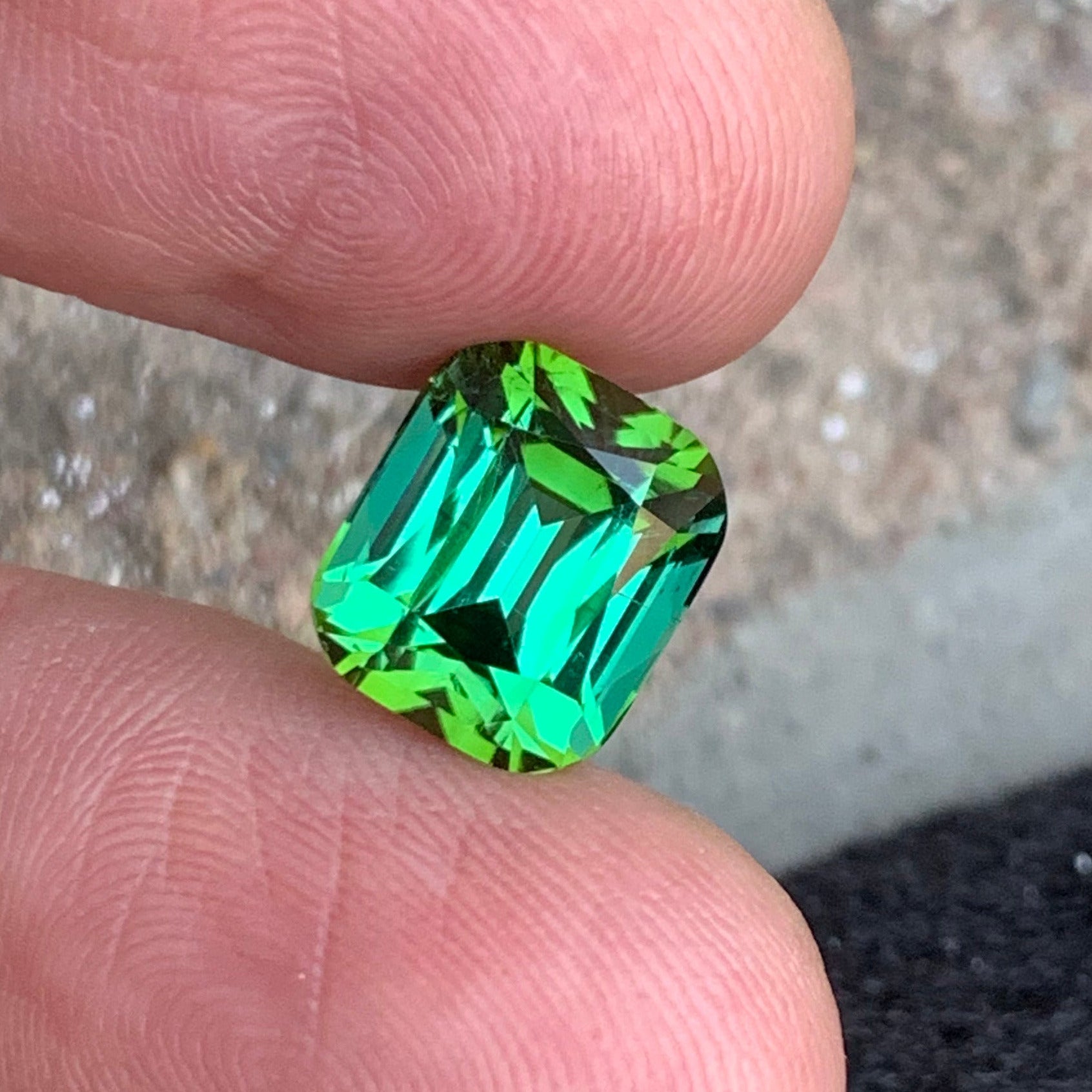 Bluish green gemstone for luxury jewelry design
Cushion cut natural Afghan tourmaline stone