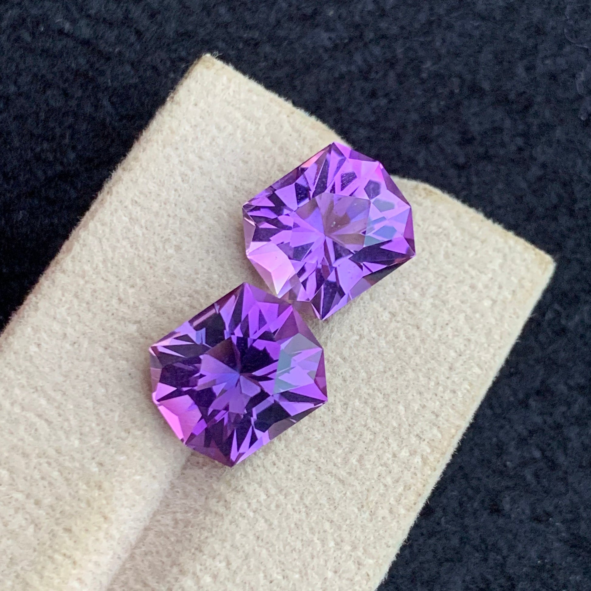 Brazil origin amethyst pair high quality loose gemstones
elegant amethyst gemstone pair for fine jewelry design