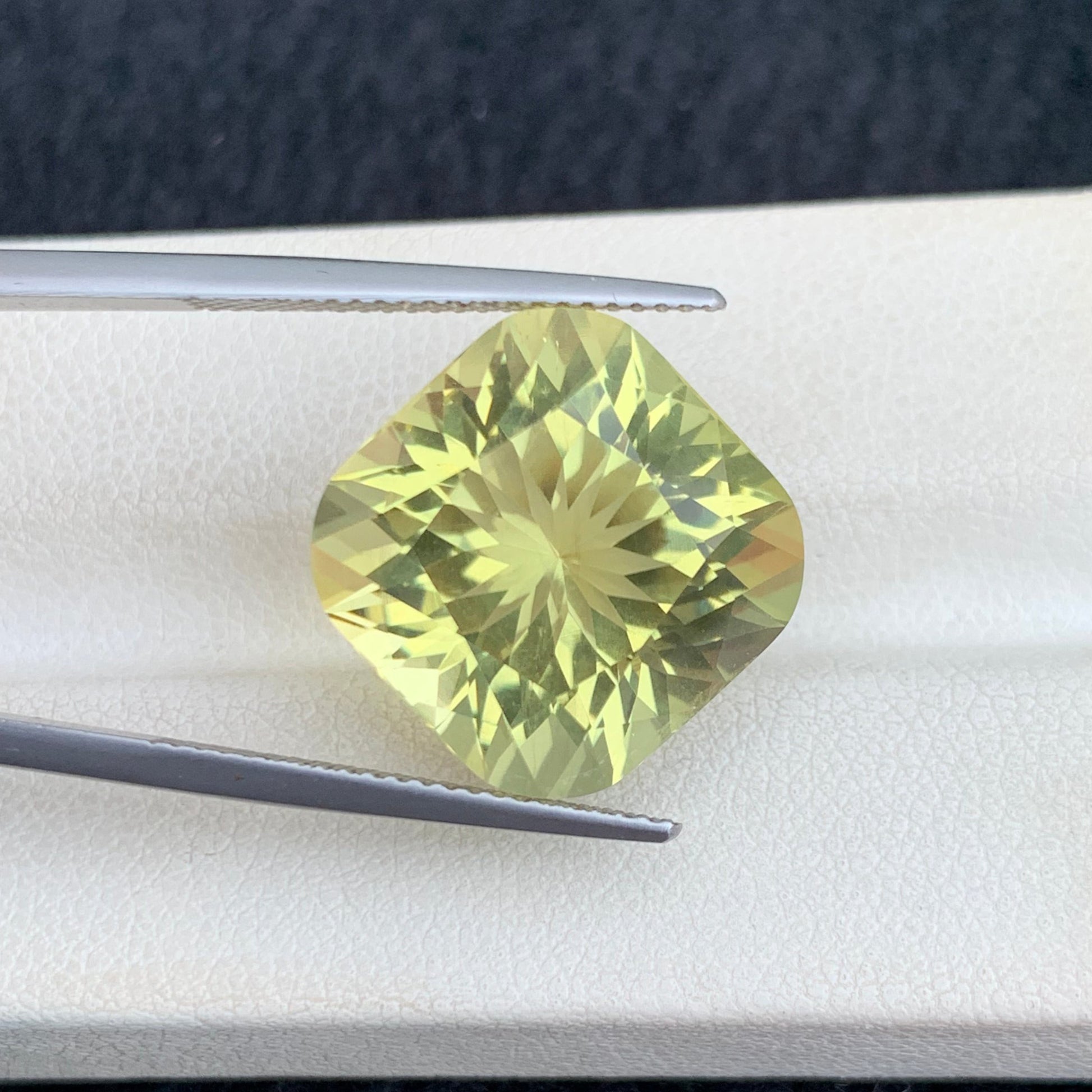 Brazilian Lemon Quartz 15ct for Jewelry Design