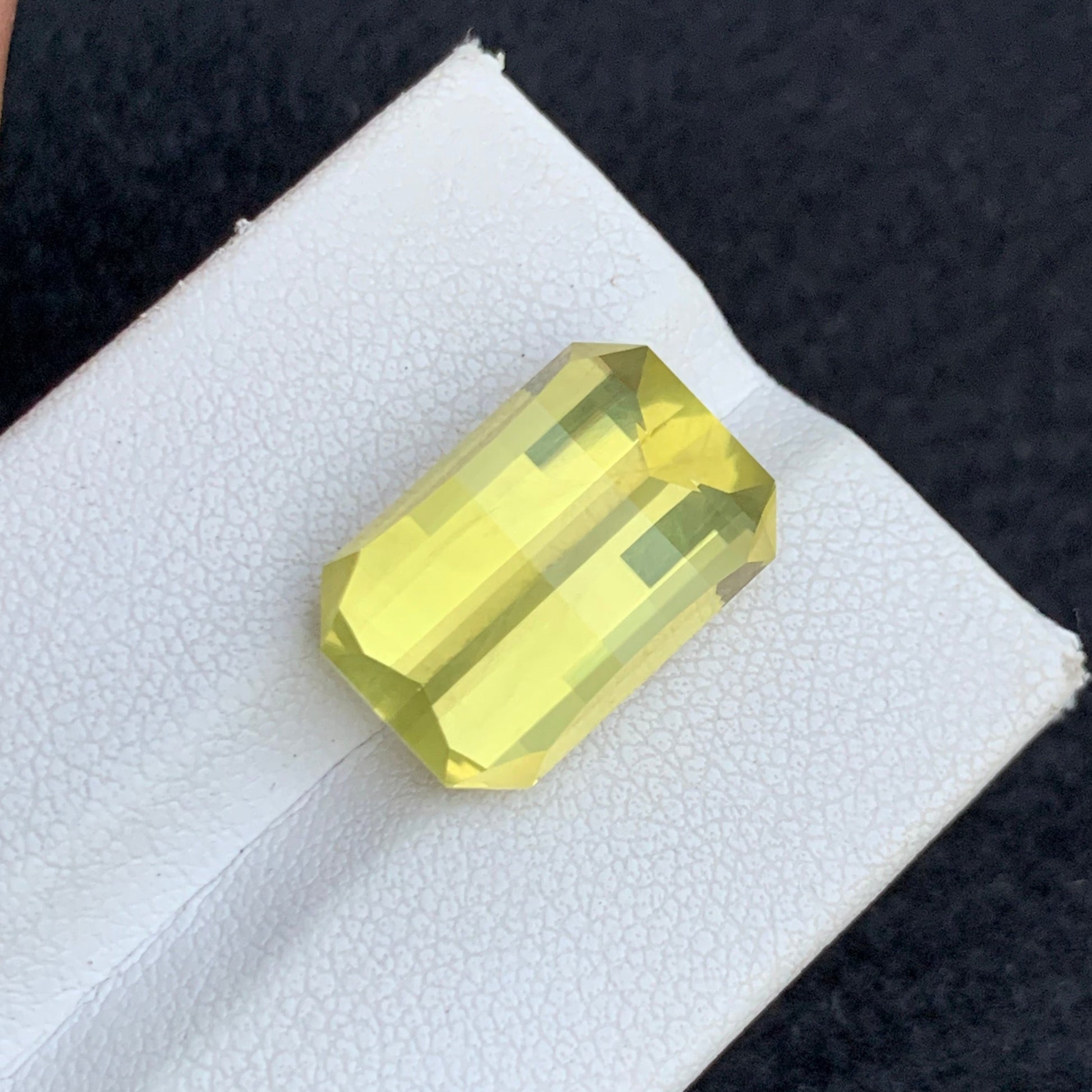 Lemon Quartz pendant
Brazilian Lemon Quartz Gemstone – Natural Yellow Stone