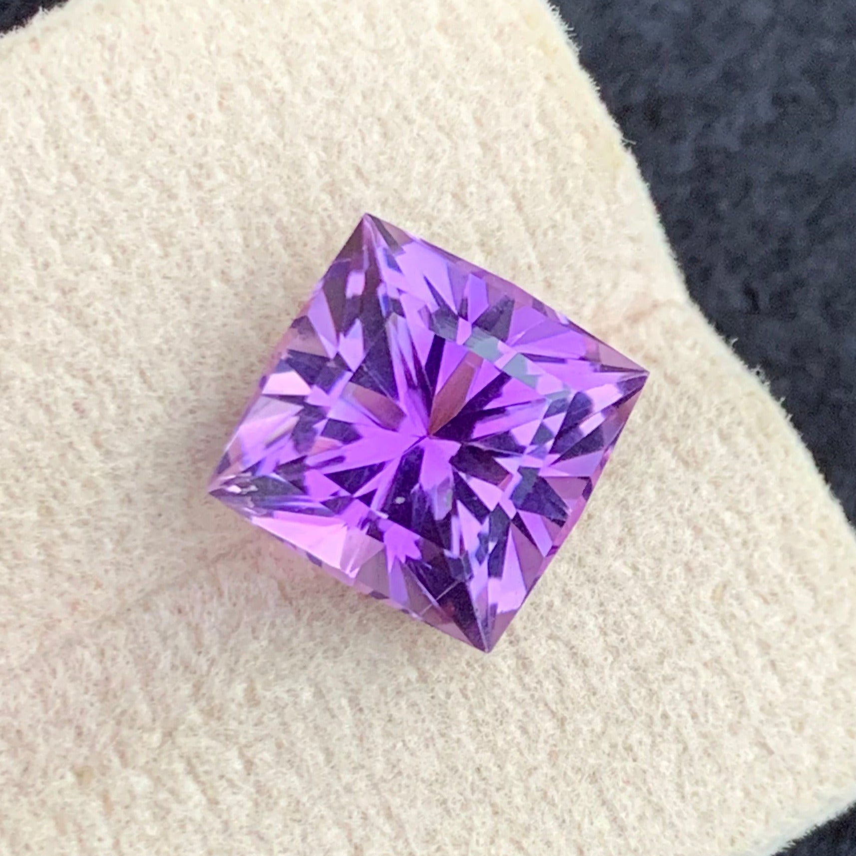 Brazilian amethyst gemstone eye clean
Baguette cut amethyst for jewelry