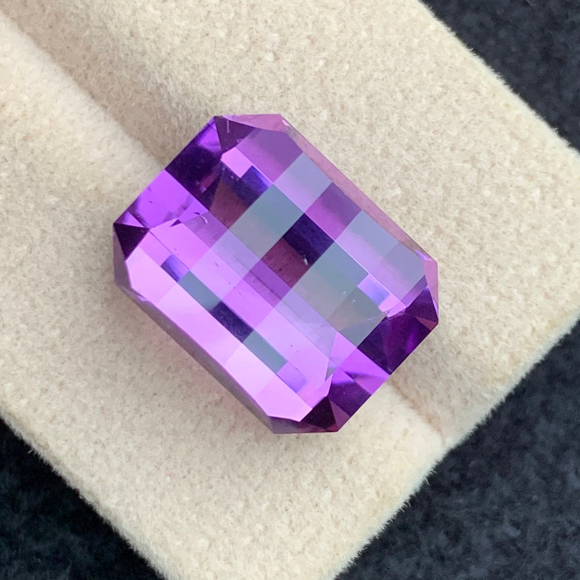 Loupe clean amethyst

Large purple amethyst gem