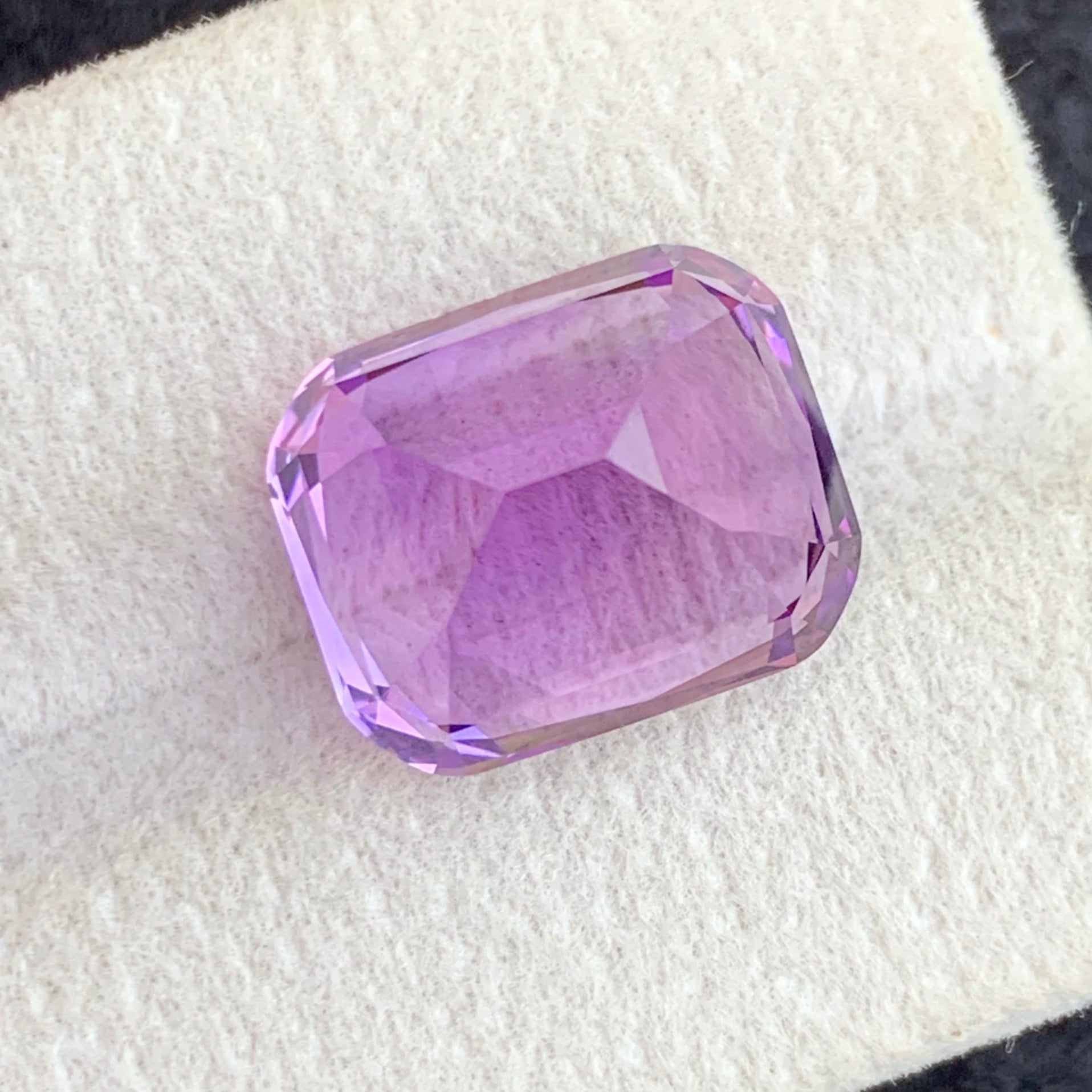 Brazilian purple amethyst stone for jewelry

luxury purple amethyst gemstone by Onestep Gems