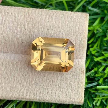 Yellow Citrine ring
Yellow Citrine necklace
Brazilian yellow citrine loose gemstone emerald cut